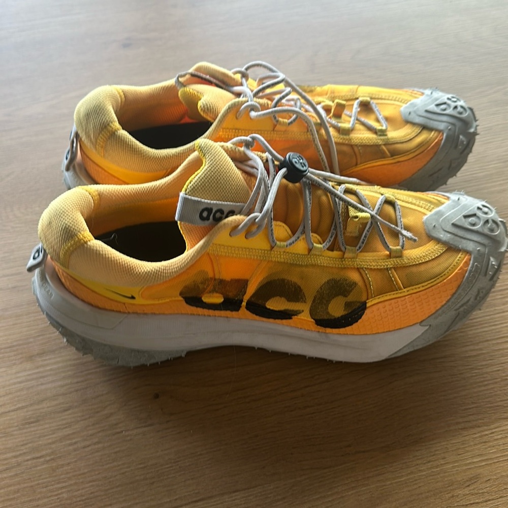 Nike ACG Mountain Fly 2 Low Shoes 'Laser Orange' (DV7903-800)